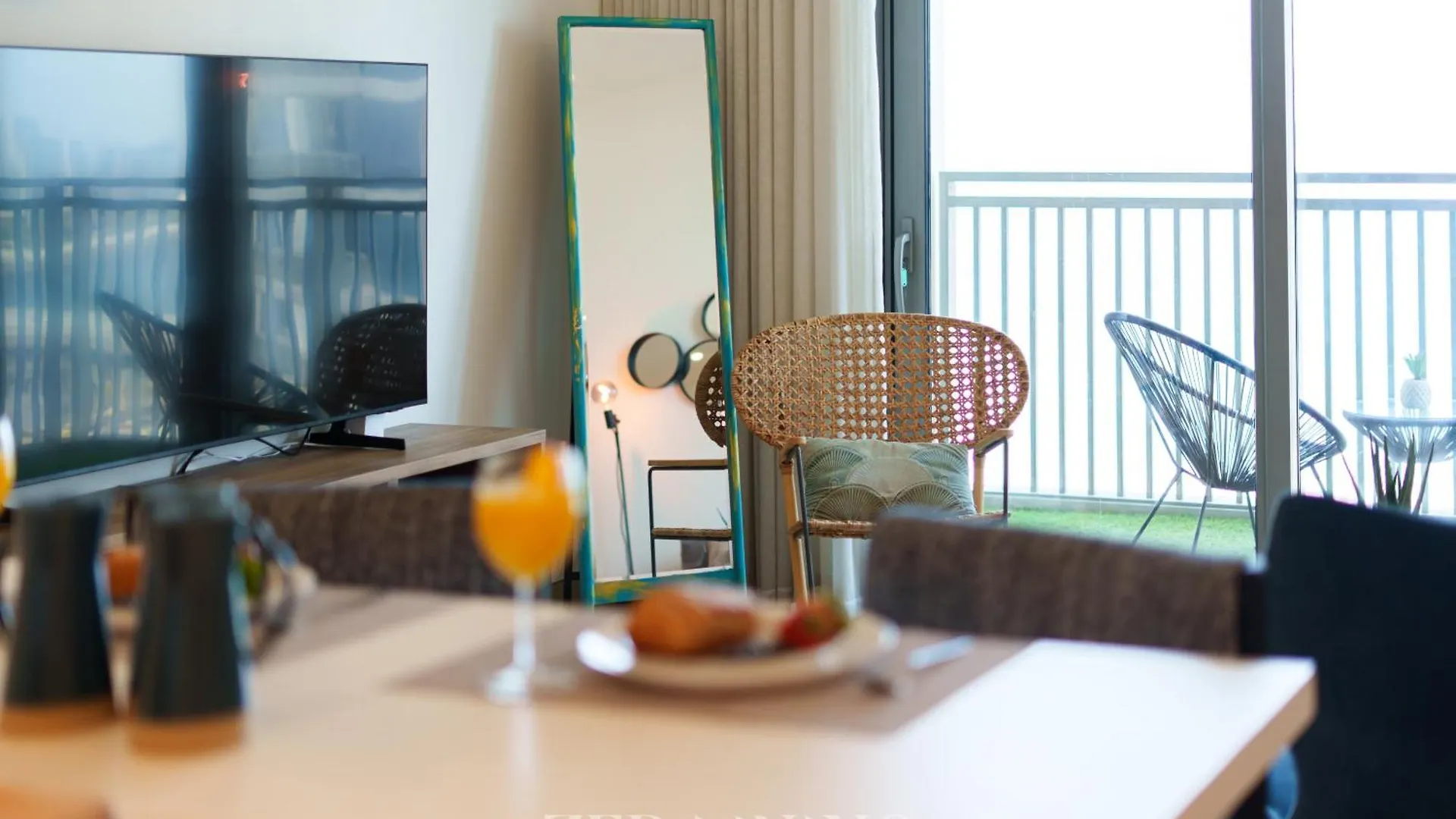 Emaar 5242 - Seabreeze Serenity - Stunning Seaview Retreat By Zed Living Dubai 0*,